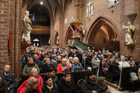 Pielgrzymka Żywego Różańca do Matki Bożej Pokornej w Rudach