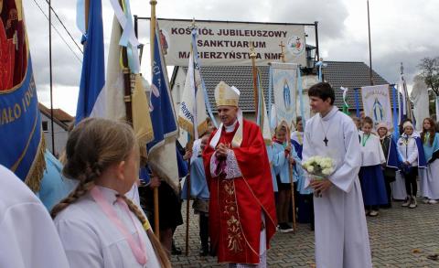 Bp Iwanecki: Być dzieckiem Maryi to znaczy naśladować naszą Matkę, rozważać Jej życie