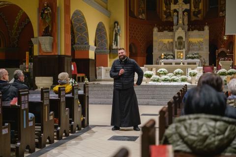 Codzienność w Trójcy Świętej. Konferencja ks. Adriana Chojnickiego podczas Bytomskich Wieczorów Uwielbienia