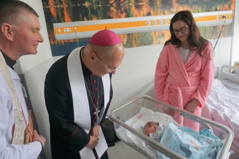 Bp Oder odwiedził oddział położniczy