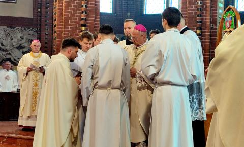 Bp Oder do kapłanów: Niech zniknie chłód urzędowego dystansu 