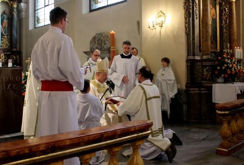 Bp Oder: Jesteś zanurzony w świecie, a jednocześnie konsekrowany dla Boga